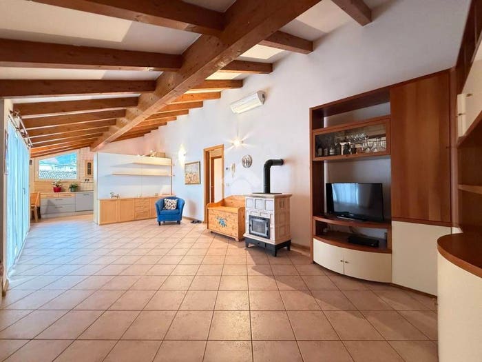 Appartamento quadrilocale in vendita in Via Arturo de Varda, Mezzolombardo
