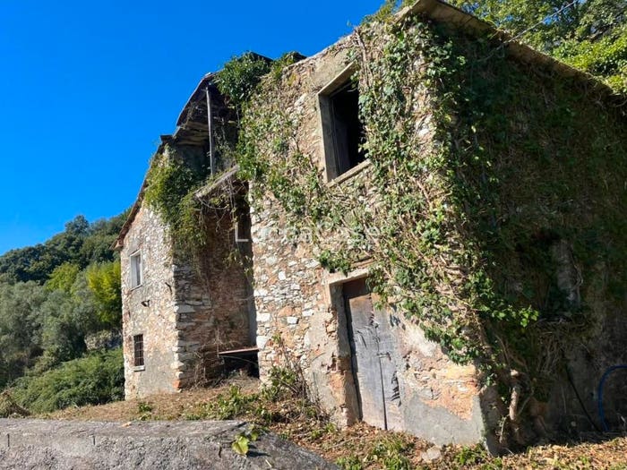 Casa con 6 locali in vendita in Seravezza