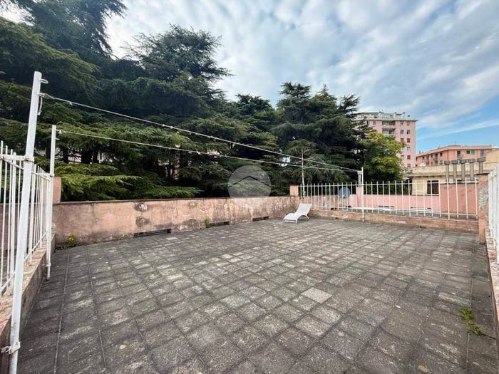 Appartamento con 6 locali in vendita in Via Montello, Manin, Genova