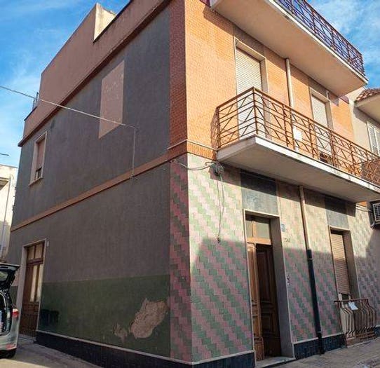 Casa con 6 locali in vendita in Via Principe Umberto, Centro, Pachino