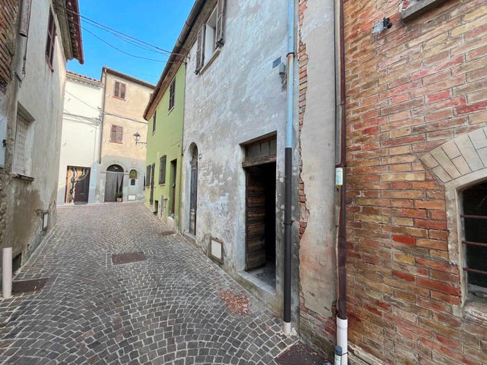 Casa quadrilocale in vendita in Via Castello San Giorgio, San Giorgio Di Pesaro, Terre Roveresche