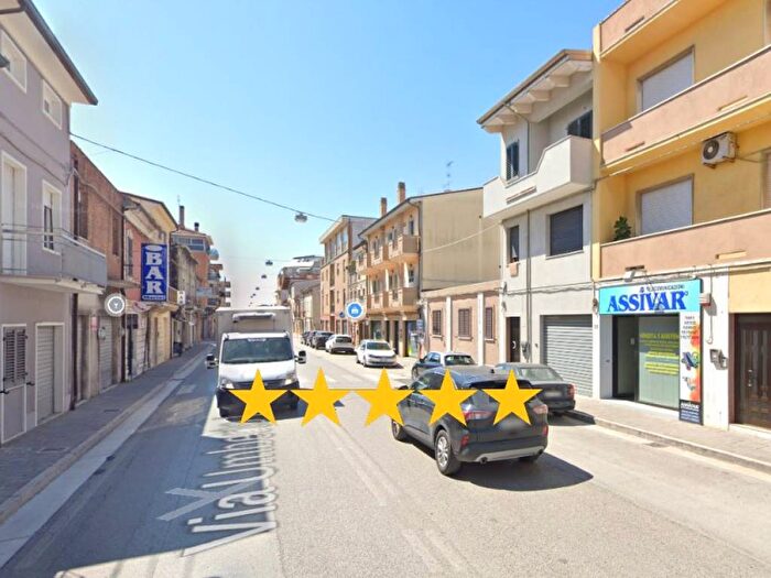 Appartamento con 6 locali in vendita in Via Umberto I, Centro, Porto Sant'Elpidio