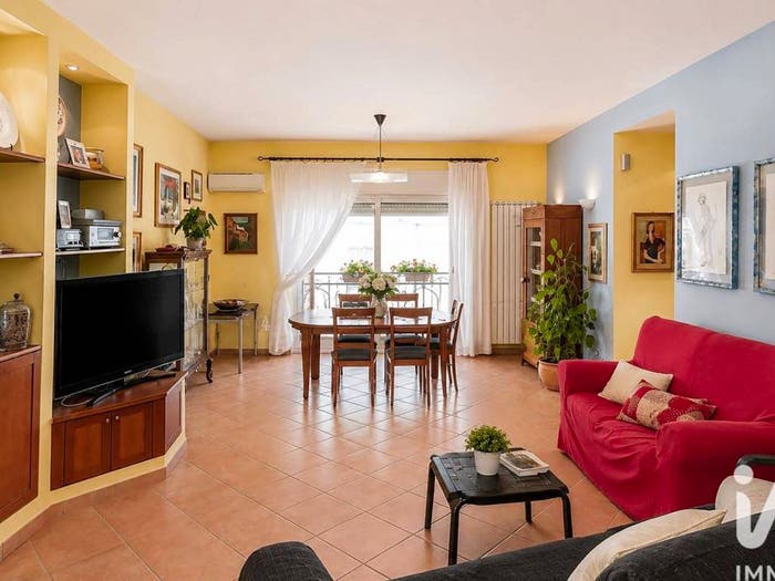 Casa con 6 locali in vendita in Via Fontana, Notaresco