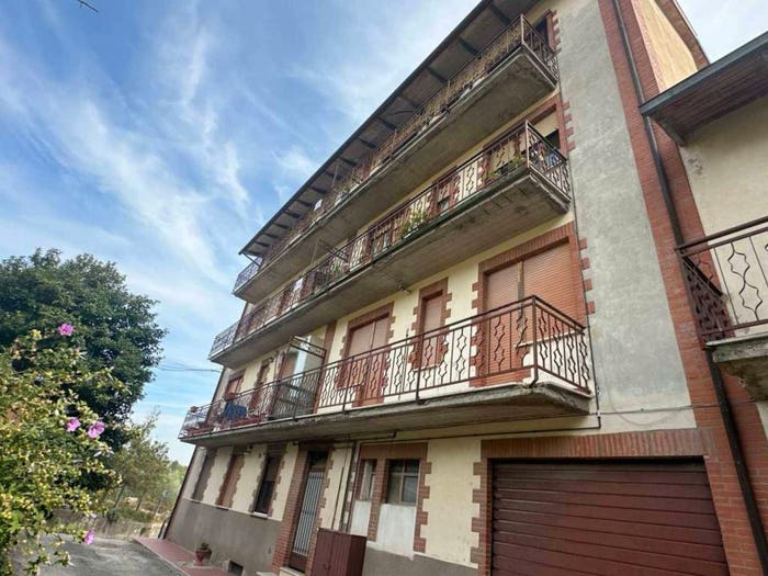Appartamento con 6 locali in vendita in Via venticinque aprile n, Palazzone, San Casciano dei Bagni