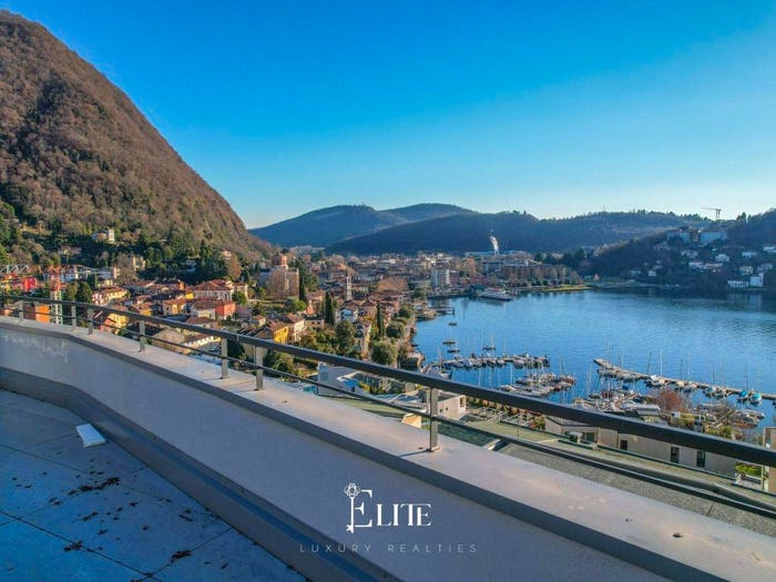 Appartamento quadrilocale in vendita in Via Donna Antonina Carcano, Laveno, LavenoMombello