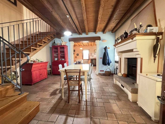 Casa con 6 locali in vendita in Sant'Elena