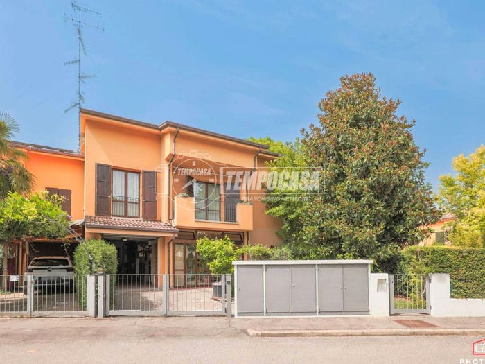 Casa con 5 locali in vendita in Via Anna Kuliscioff, Pedagna Monte Catone, Imola