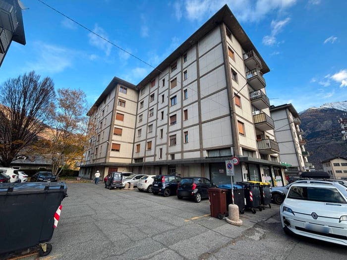 Appartamento quadrilocale in vendita in Via Monte Emilius, Centro, Aosta