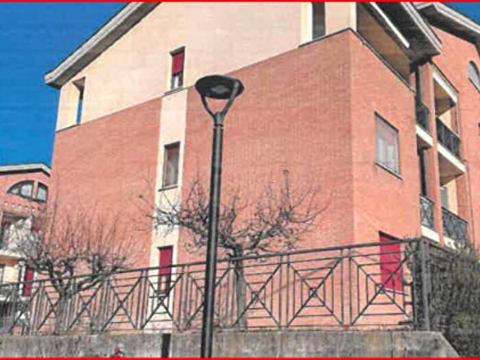 Appartamento quadrilocale in vendita in Via Enrico Mattei, Canavaccio, Urbino