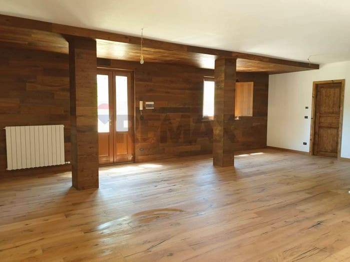 Appartamento con 6 locali in vendita in Via Millaures, Centro, Bardonecchia