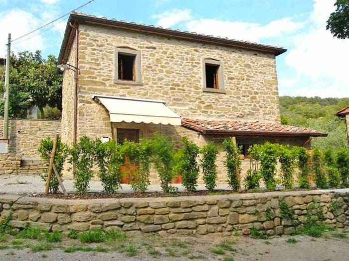 Casa quadrilocale in vendita in Strada Provinciale Val di Pierle, Cortona