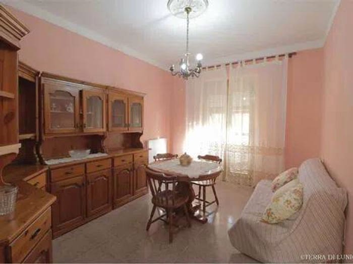 Appartamento con 6 locali in vendita in Via Roma SNC, Mulazzo