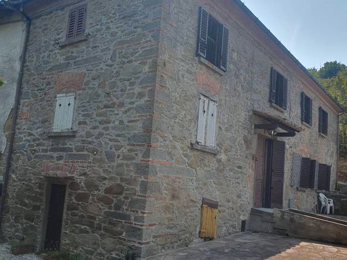 Casa con 6 locali in vendita in Larciano