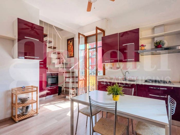 Appartamento trilocale in vendita in Via Santa Rita Da Cascia, Famagosta, Milano
