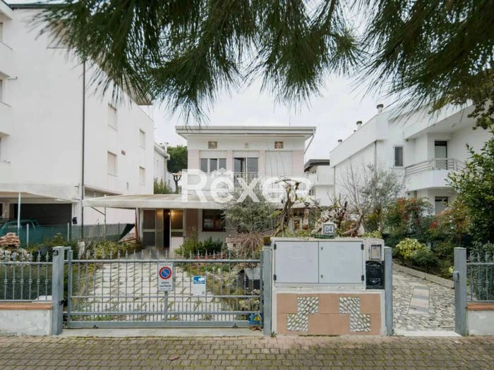 Casa con 6 locali in vendita in Viale Matteotti, Milano Marittima, Cervia