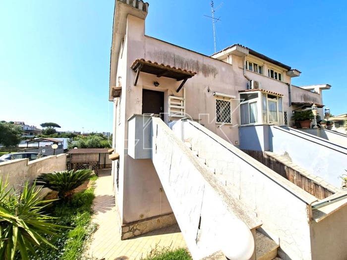 Appartamento trilocale in vendita in via Eschieto, Ponserico Cretarossa, Nettuno