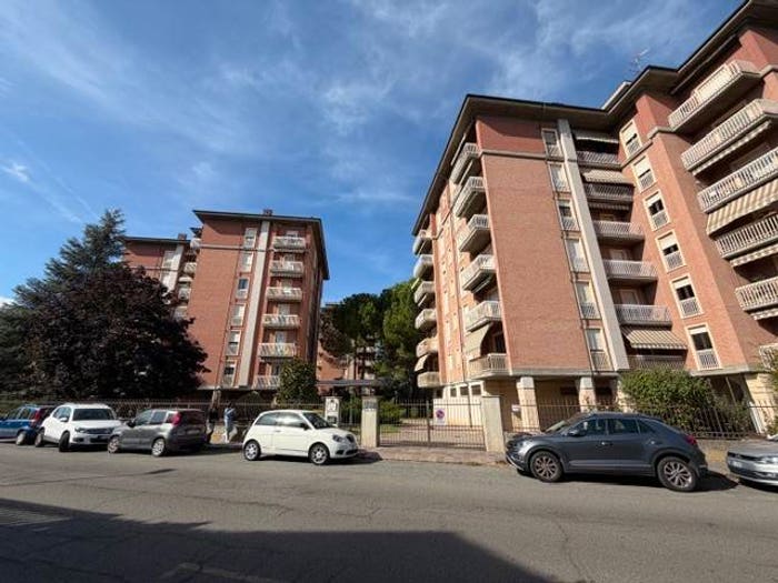Appartamento con 5 locali in vendita in Via Giuseppe Romita, Centro, Acqui Terme