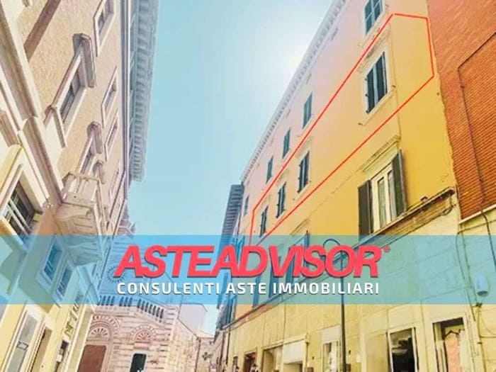 Appartamento con 6 locali in vendita in Via Daniele Manin, Centro Storico, Grosseto
