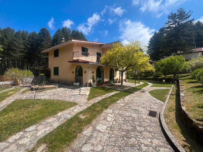 Casa con 6 locali in vendita in Località Ruggiolino, Centro, Taverna