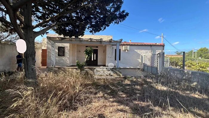 Casa con 7 locali in vendita in Marsala