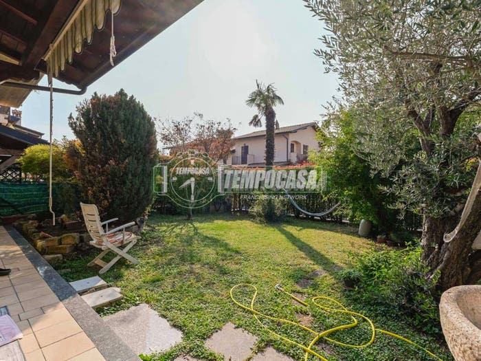 Appartamento trilocale in vendita in Via Giacomo Matteotti, Roncello