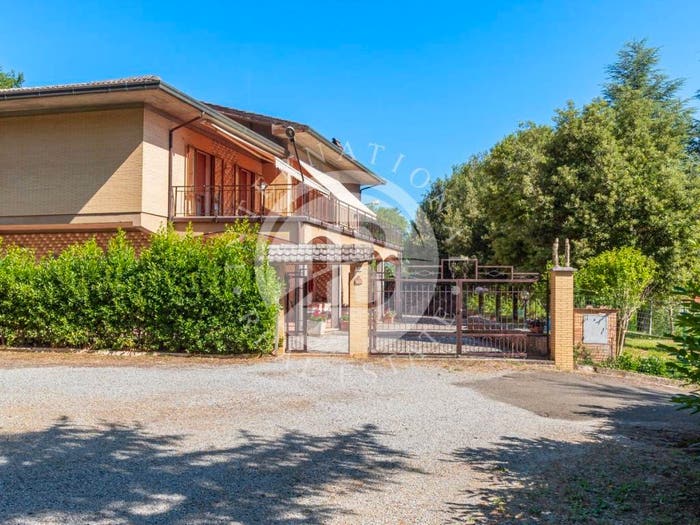 Casa con 6 locali in vendita in Montepulciano