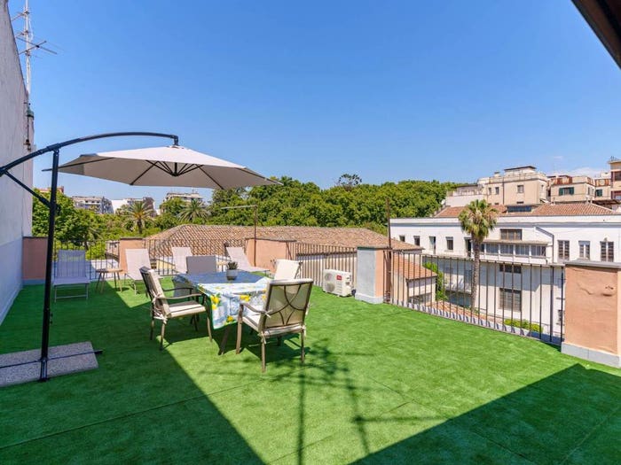Appartamento trilocale in vendita in Via Etnea, Villa Bellini Santa Maria di Gesù, Catania