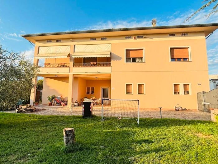 Casa con 6 locali in vendita in Gossi, Montecarlo