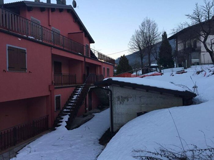 Appartamento bilocale in vendita in Via Rigone, Pievepelago