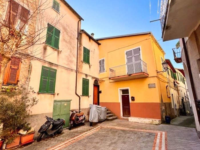 Appartamento con 5 locali in vendita in Piazza Roma, Villa Guardia Villa Viani, Pontedassio