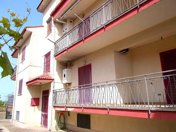 Casa con 10 locali in vendita in Maddaloni