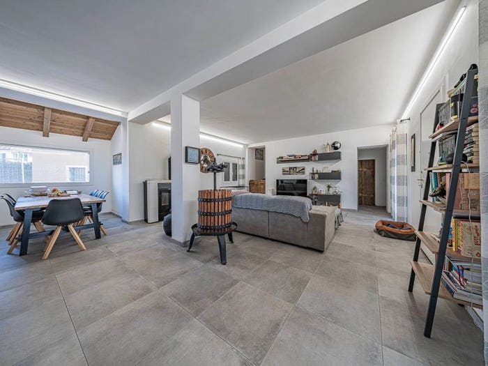 Casa con 6 locali in vendita in Via San Giovanni del Monte, Centro, Carcare