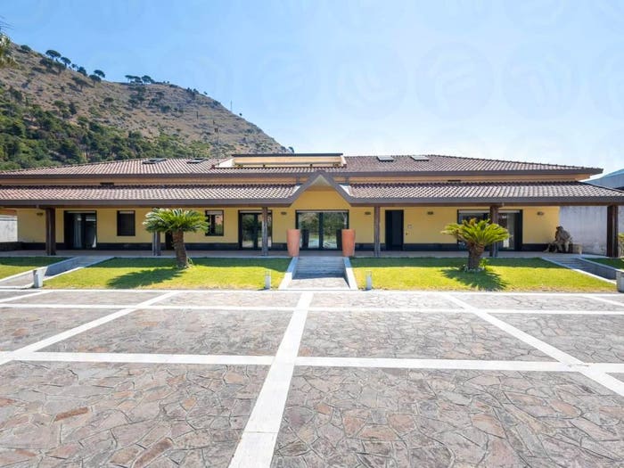 Casa con 6 locali in vendita in Via Piave, Centro, Castel San Giorgio