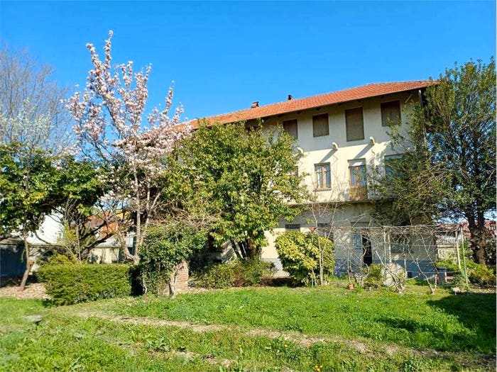 Casa con 6 locali in vendita in via Martiri della Libertà, Centro, Nole