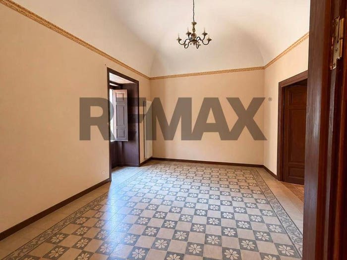 Appartamento con 5 locali in vendita in VIA BERNARDO AMATO, Mistretta