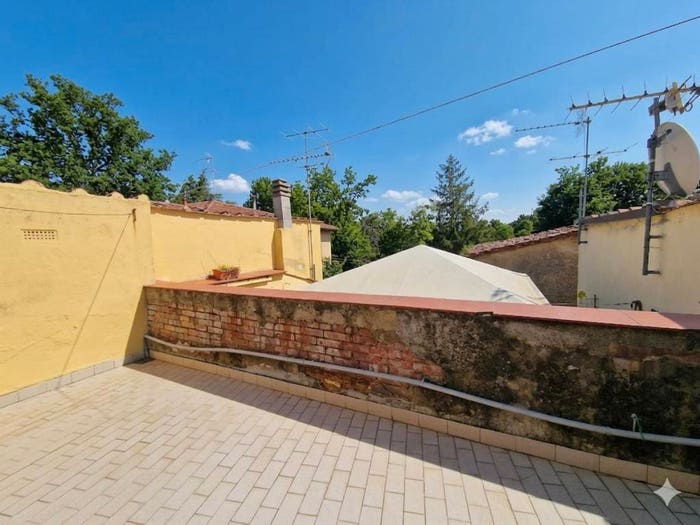 Appartamento con 5 locali in vendita in Piazza Cesare Battisti, Crespina, Crespina e Lorenzana