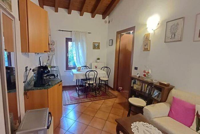 Appartamento bilocale in vendita in Largo San Nazaro, Veronetta, Verona