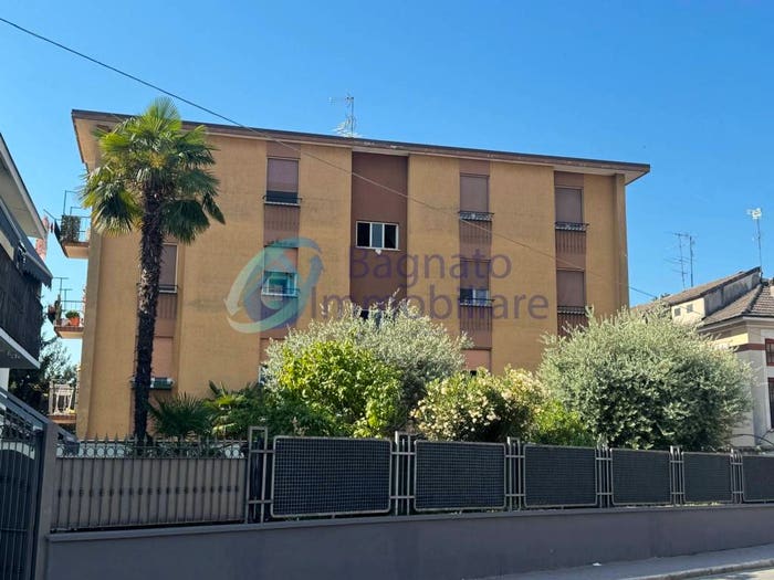 Appartamento trilocale in vendita in Via Giovanni Gnifetti, San Martino, Novara