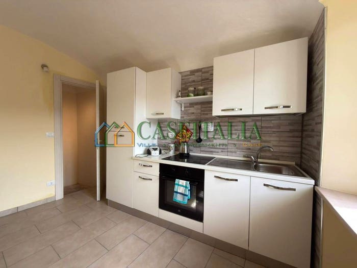 Casa con 5 locali in vendita in Via Mombarone, Centro, Cossano Canavese
