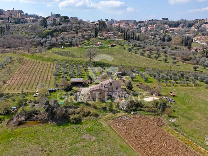Casa con 6 locali in vendita in Via delle Lettere, Centro, Montepulciano