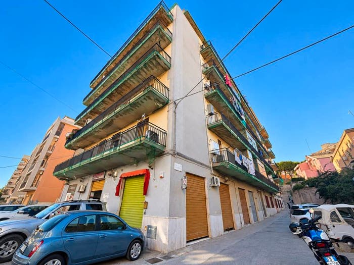 Appartamento quadrilocale in vendita in Via Grotta Santa, Grottasanta Tunisi, Siracusa