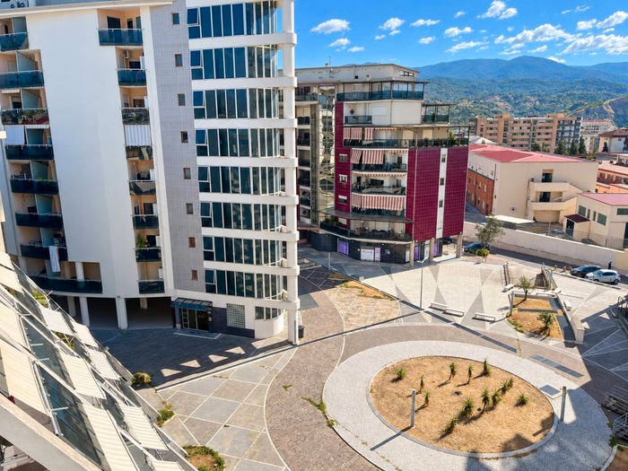 Appartamento con 5 locali in vendita in Via Panebianco, Panebianco Tribunale, Cosenza
