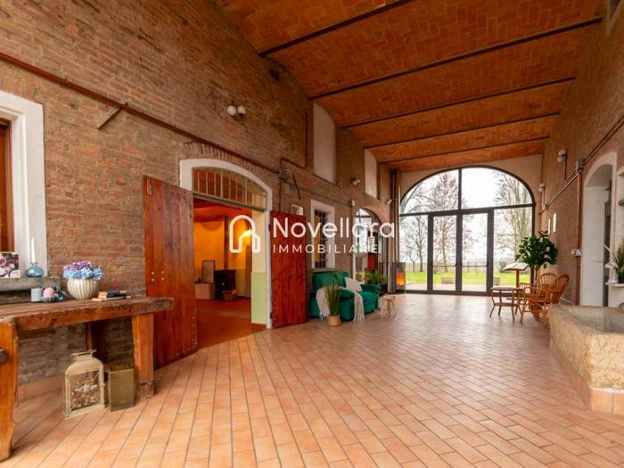 Casa con 6 locali in vendita in Corso Giuseppe Garibaldi, Centro, Novellara
