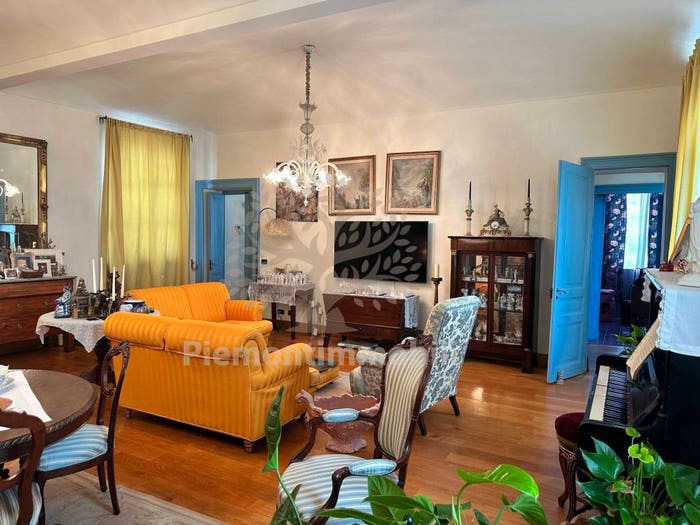 Casa con 6 locali in vendita in via duca d'aosta, Vallo, Caluso