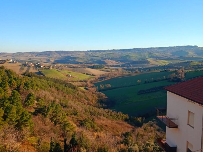 Appartamento con 6 locali in vendita in Largo Oreste Murani, Centro, Fermo