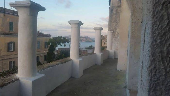 Appartamento trilocale in vendita in Via Salita Castello, Procida