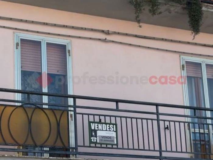Appartamento con 5 locali in vendita in Via Vicolo Interno al Corso Vittorio Emanuele II, Centro, Jelsi