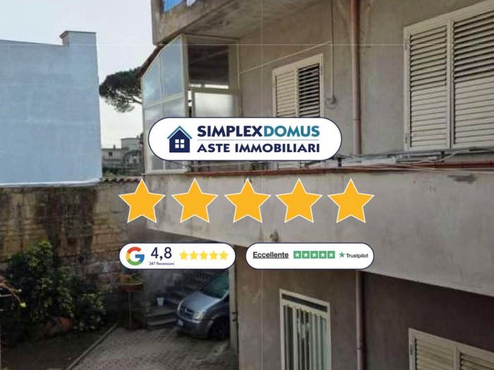 Appartamento con 6 locali in vendita in Via Flli Bencivenga, Mondragone