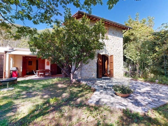 Casa trilocale in vendita in Via Spinacceto, Greccio