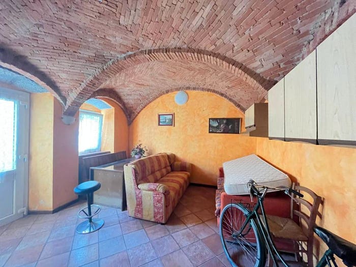 Casa con 6 locali in vendita in Via San Benedetto, Fiobbio, Albino